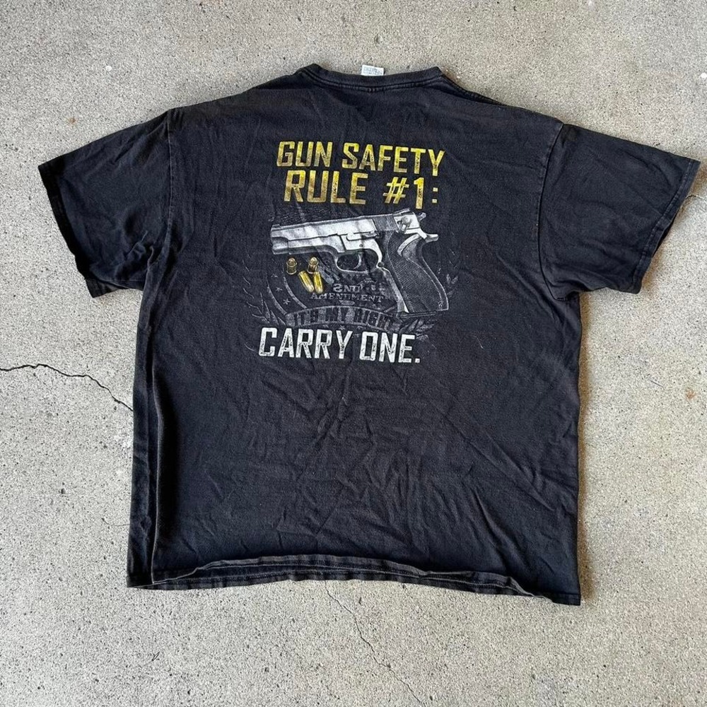 Y2K pistol gun graphic tee shirt tshirt Size XL